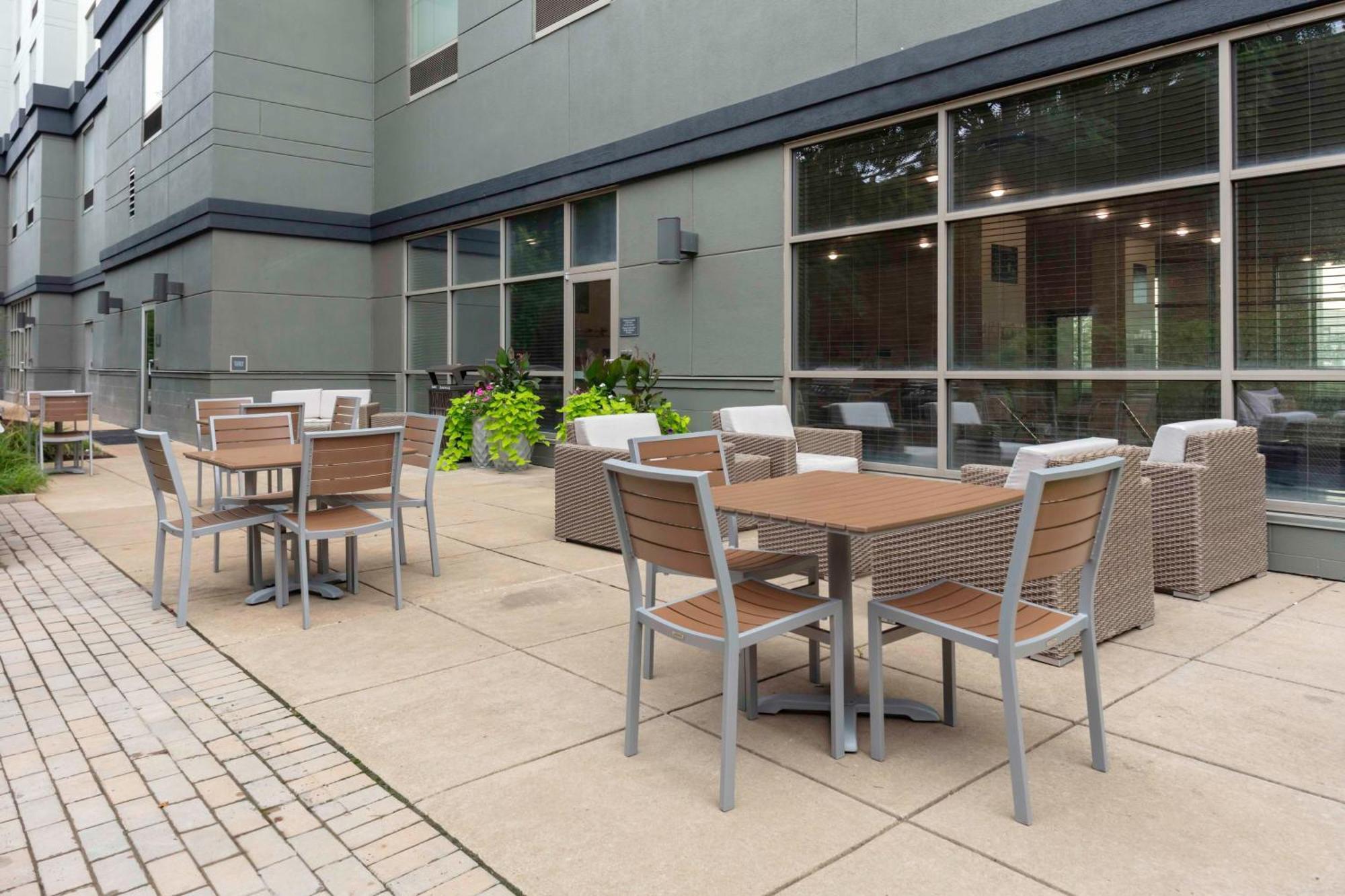 圣路易斯广场希尔顿惠庭套房酒店 Richmond Heights 外观 照片
