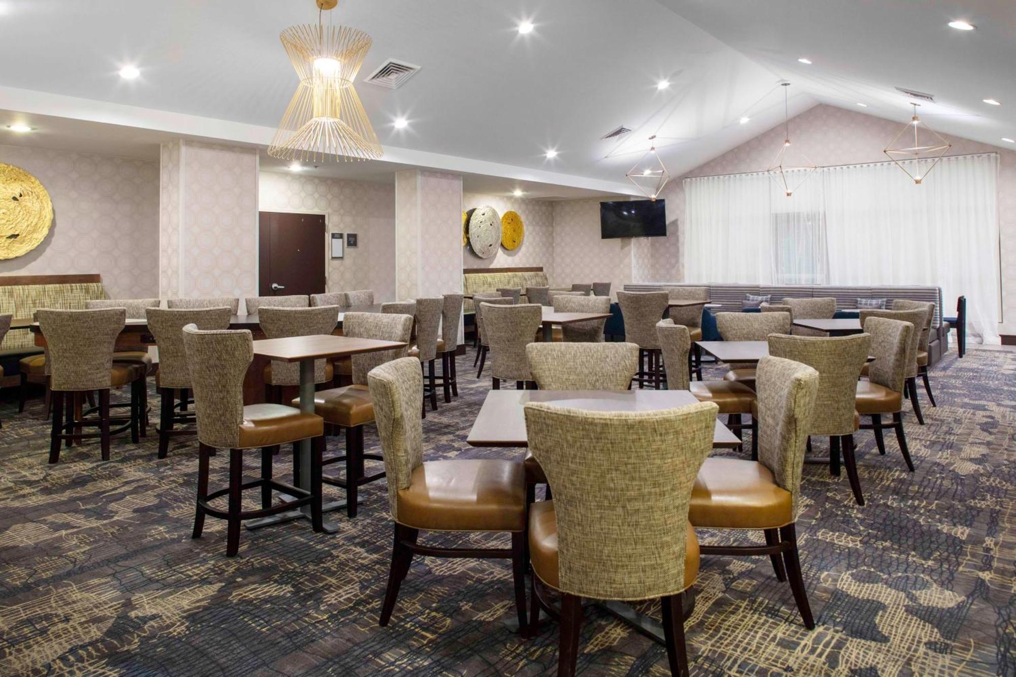 圣路易斯广场希尔顿惠庭套房酒店 Richmond Heights 外观 照片